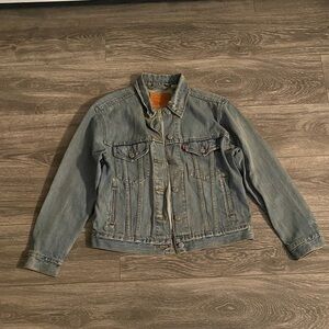 Levi's - Ex-Boyfriend Trucker Jacket in Stonewash Blue - Size S